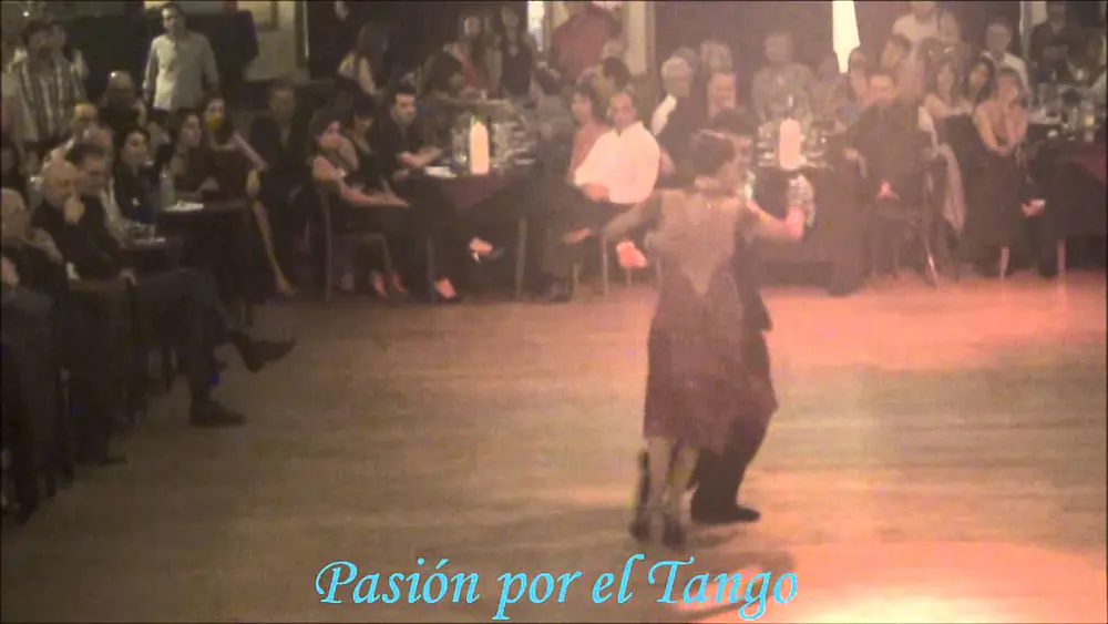 Video thumbnail for SABRINA y RUBÉN VELIZ Bailando el Vals POBRE FLOR en YIRA YIRA MILONGA