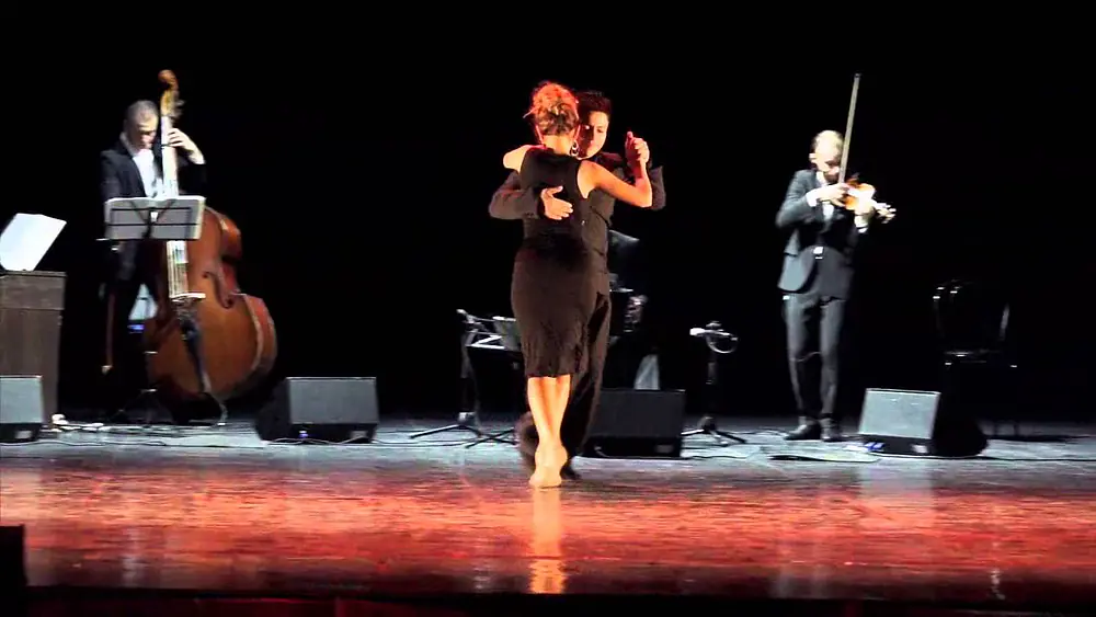 Video thumbnail for Carlos Espinosa & Noelia Hurtado and Solo Tango Orquesta (No hay tierra como la mia) Planetango-11