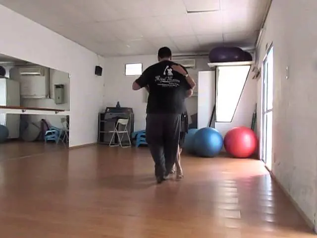 Video thumbnail for Leo Ortiz Practica (Milonga Traspie) and Lesson 5 Feb 2015