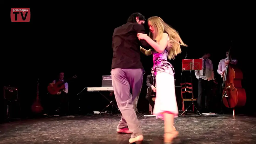 Video thumbnail for Pedro Farias & Julieta Falivene,opening of "White Tango Festival 2011" (2)