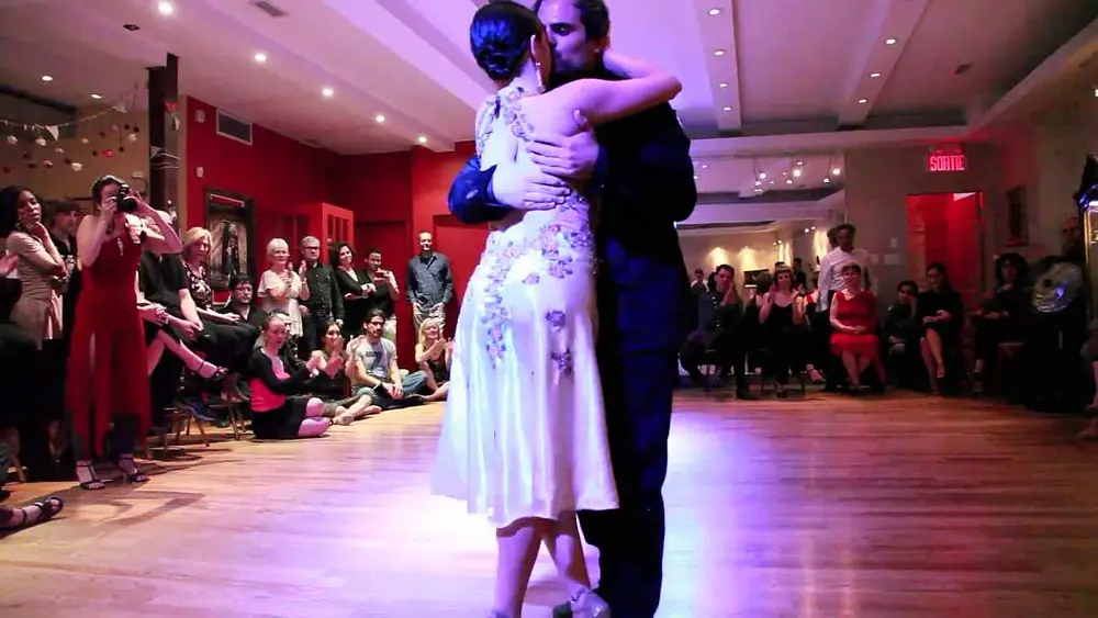 Video thumbnail for Luis Bianchi et Daniela Pucci, "Duo de amor", (2de4).