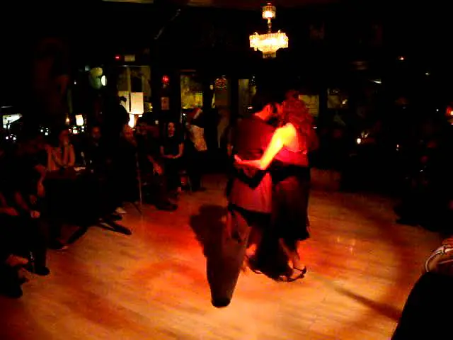 Video thumbnail for Dimitris Megalokonomos & Nazeli Papadaki en 'La Pebeta' - 2.