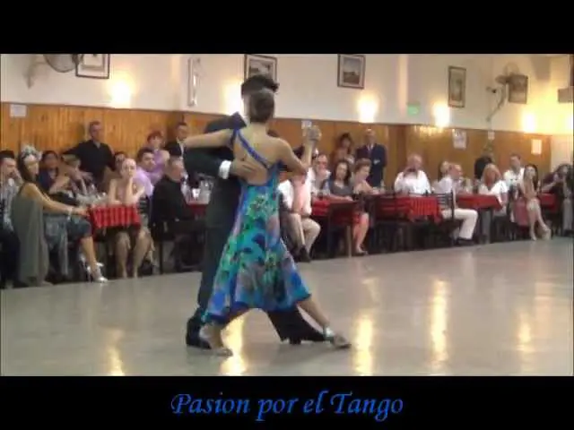 Video thumbnail for ROXANA SUAREZ & SEBASTIAN ACHAVAL bailando ESTA NOCHE DE LUNA en LA MILONGA LA BALDOSA