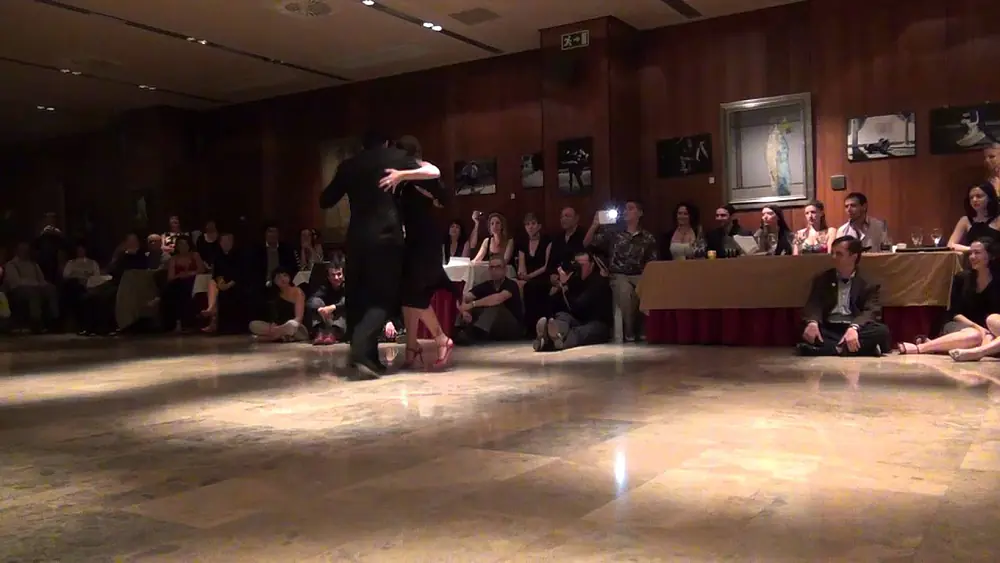 Video thumbnail for Sebastian Arce y Mariana Montes-La Mimada-Txulitango 2012.m2ts