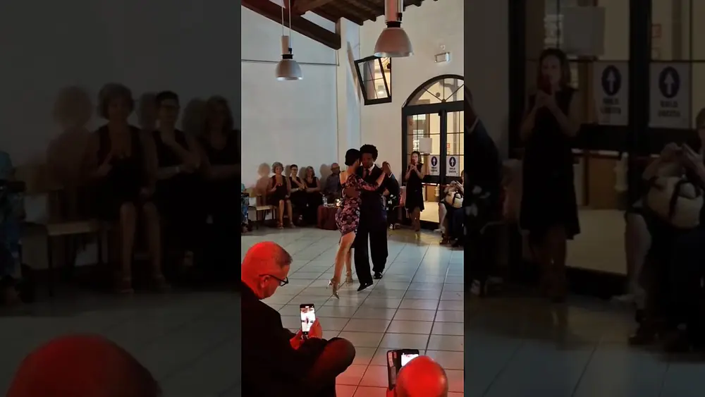 Video thumbnail for Legato vs Staccato. Tango improvisation: Silvina Tse & Julio Alvarez