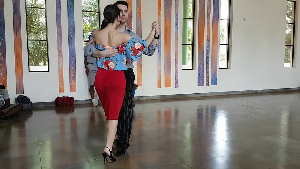 Video thumbnail for 1er cours _
Vaggelis Hatzopoulos & Marianna Koutandou ❤❤ @ Auroville Holi Tango Festival 2018_ India