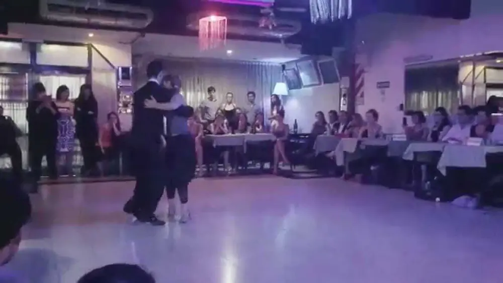 Video thumbnail for Javier Rodriquez & Vilma Vega *milonga* to Juan D'Arienzo's La Cicatriz