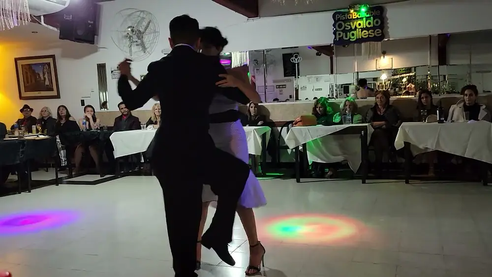 Video thumbnail for Marina Teves and Rodrigo Videla - performance at Si sos brujo milonga on August 27, 2022