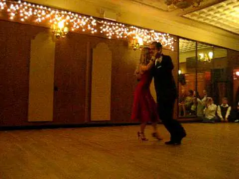 Video thumbnail for Matteo Panero & Patricia Hilliges @ Dance Tango New York City 2010 MVI 4842