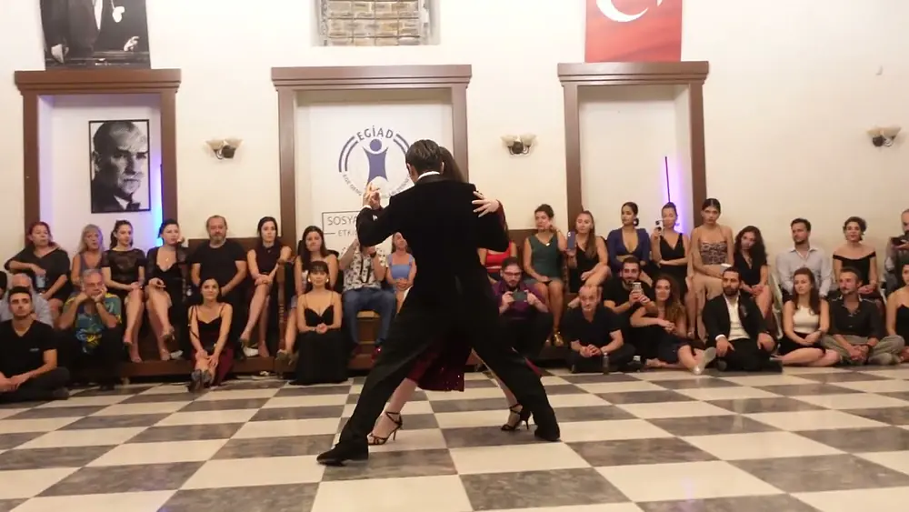 Video thumbnail for Batuhan Boy & Nida İnceoğlu - Dancing Osvaldo Pugliese, @İzmir Tango Festival 2023
