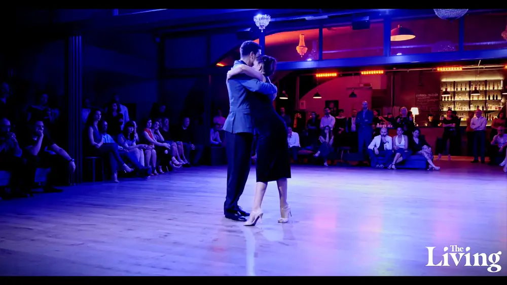 Video thumbnail for Rodrigo Palacios y Karina Colmeiro - La Luz De Un Fosforo