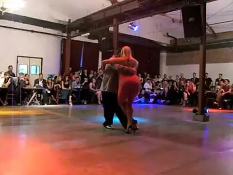 Video thumbnail for Daniele Calà & Graziella Pulvirenti bailando un Vals en TangoLab (Buenos Aires)
