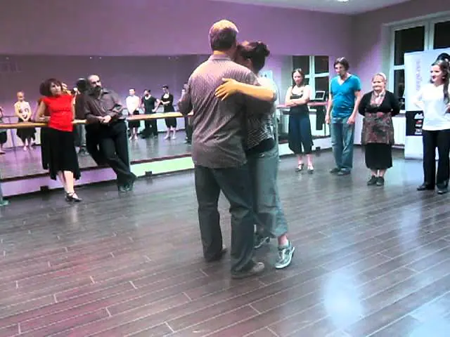 Video thumbnail for Sasha Terlezkyi y Dana Frigoli. Class. (White tango festival 2011)