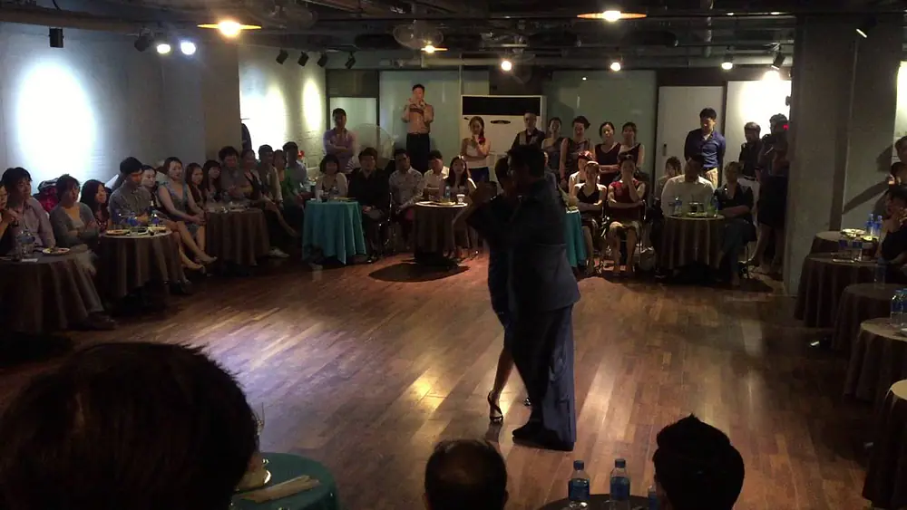 Video thumbnail for 2015 Andres Laza Moreno y Luciana Arregui in Busan (2)