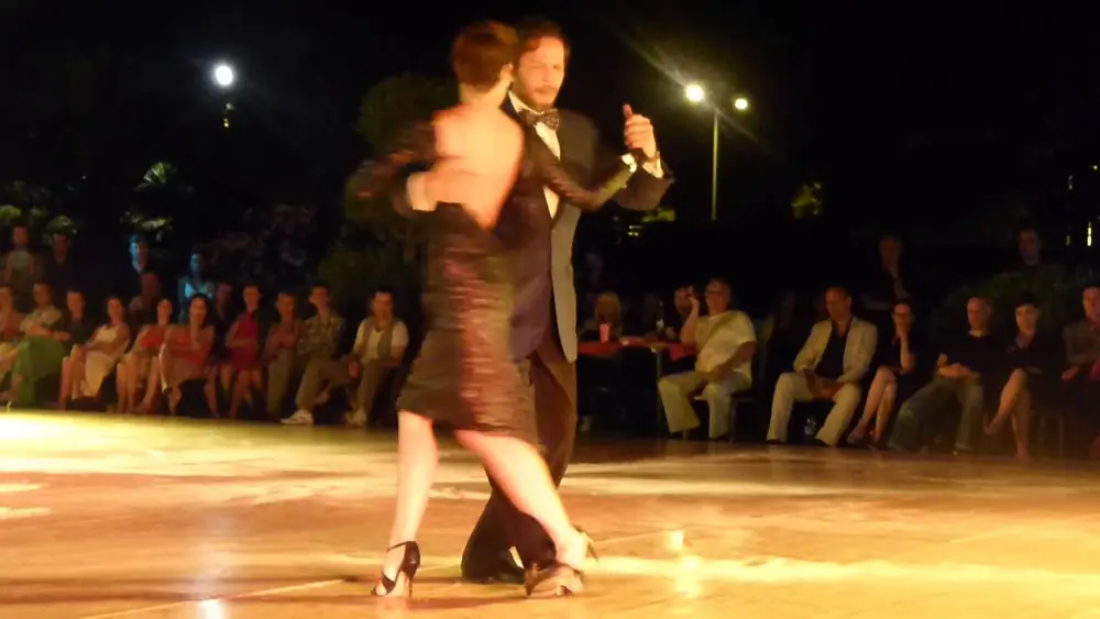 Video thumbnail for FABIAN PERALTA & JOSEFINA BERMUDEZ - XX SITGES TANGO FESTIVAL