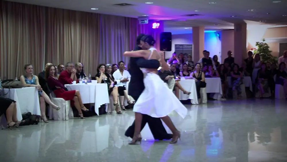 Video thumbnail for Marcela Guevara e Stefano Giudice 5° Bari International Tango  Congress 3/3