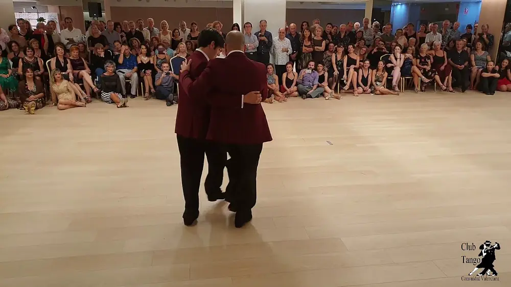 Video thumbnail for Claudio Cardona & Vito Muñoz  XVII Encuentro Internacional Tango Valencia 2019 - 2/3