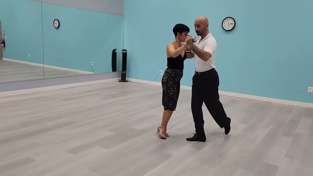 Video thumbnail for Argentine tango workshop - Sacadas: Adriana Salgado & Orlando Reyes -La Yumba