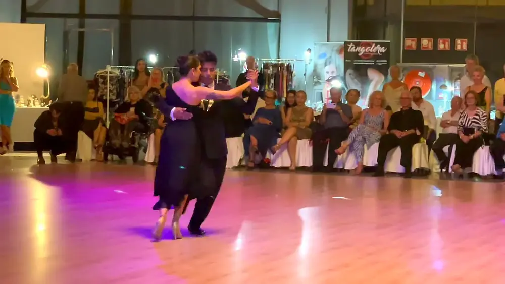 Video thumbnail for Sebastian Achaval y Roxana Suarez en el Benidorm Tango Festival 2023 (2)