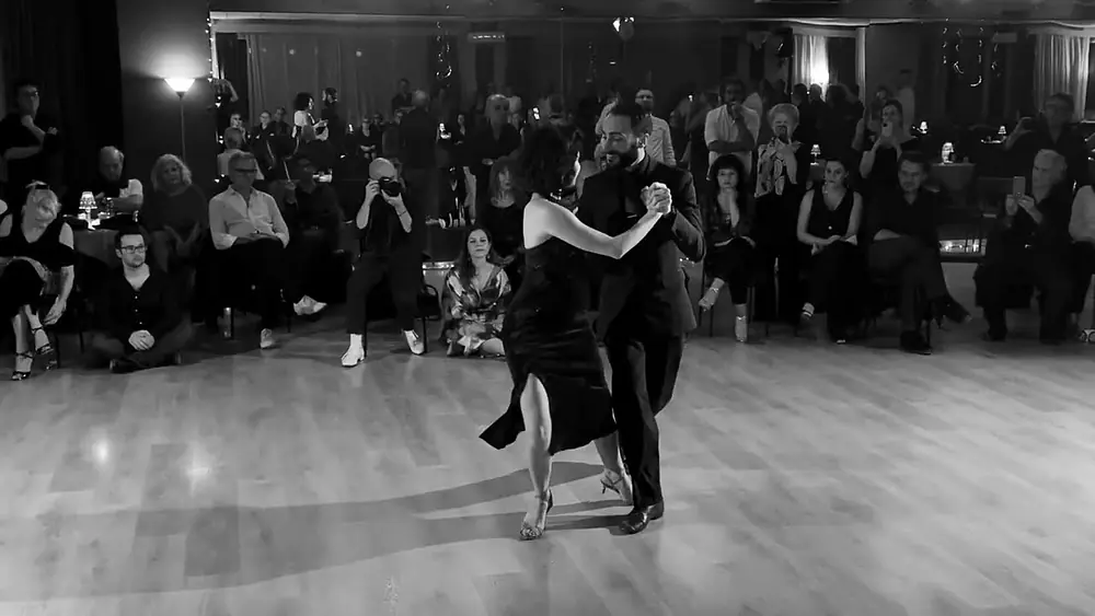 Video thumbnail for Gianpiero Galdi y Lorena Tarantino - "El Milongòn del Antifaz" -  Gustavo Mozzi