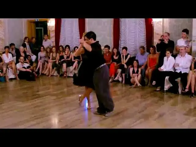 Video thumbnail for Noelia Hurtado y Carlitos Espinoza Milonga a Rovereto (TN) 9 giugno 2012 - 2/5