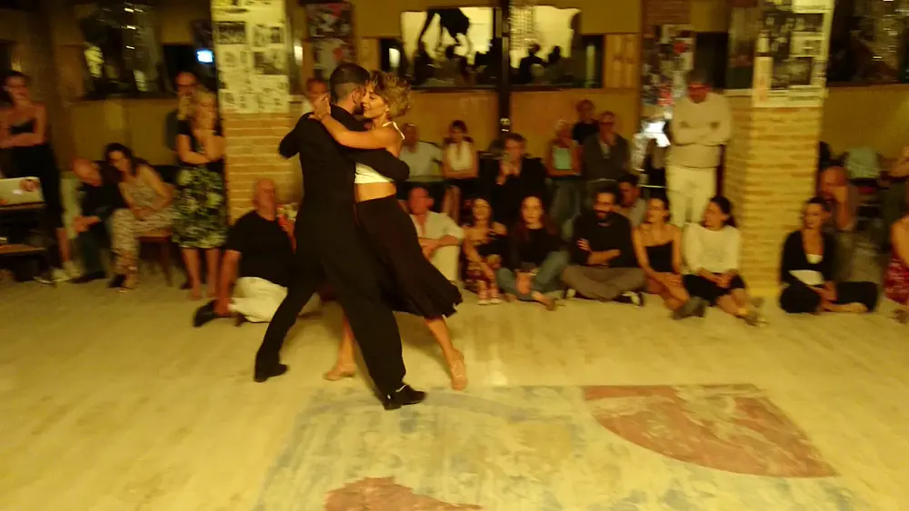 Video thumbnail for Bruno Tombari e Rocio Lequio al Tango Dance Camp