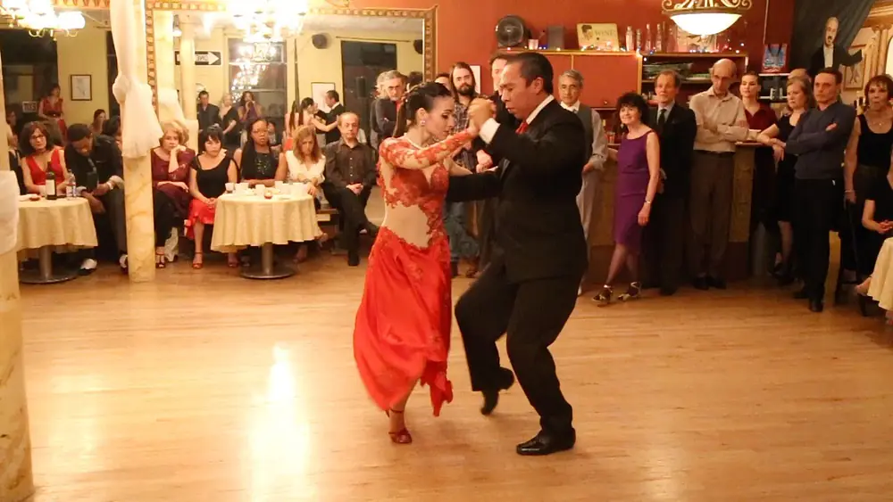 Video thumbnail for Ivan Leonardo Romero & Silvana Nunez (Tango 2) - Domingo Tango Club, April 10 2016