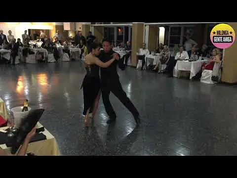 Video thumbnail for Carla Espinoza y Rauli Choque en Milonga Gente Amiga  - 20/11/2021