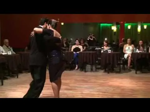 Video thumbnail for Facundo de la Cruz y Paola Sanz en Milonga de los domingos