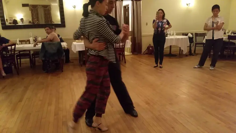 Video thumbnail for Argentine tango class: Jorge Torres - Astoria Tango School