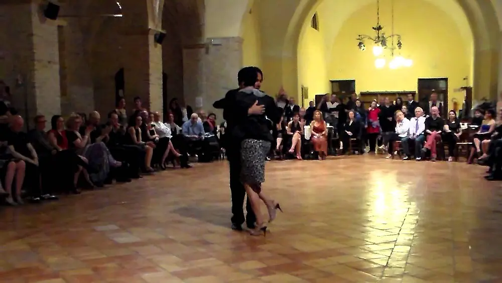 Video thumbnail for Elina Roldan y Andrea El Popul al Ophis Tango Marathon