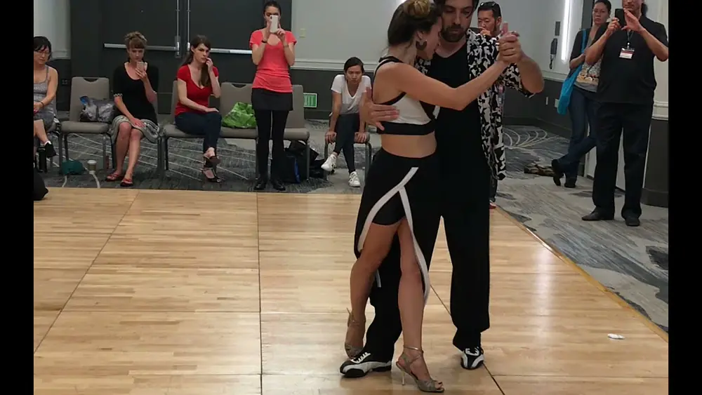 Video thumbnail for Argentine Tango | Nice Embellishment | Hugo Patyn and Celina Rotundo