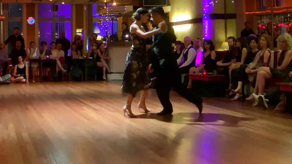 Video thumbnail for Roxana Suarez and Sebastián Achaval - Sólo tú - 2/5