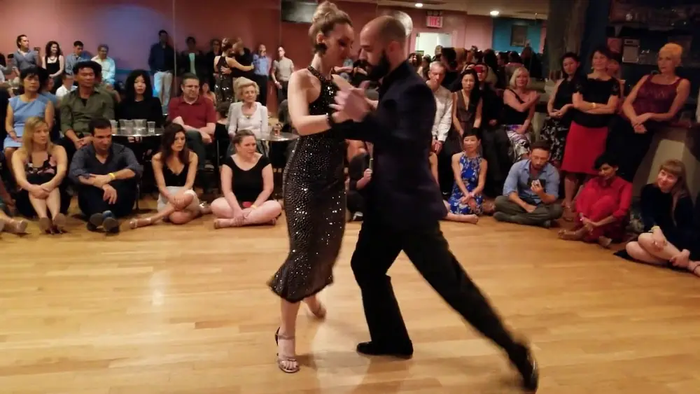 Video thumbnail for Argentine tango: Lorena Gonzalez Cattaneo & Gaston Camejo - Idilio Trunco