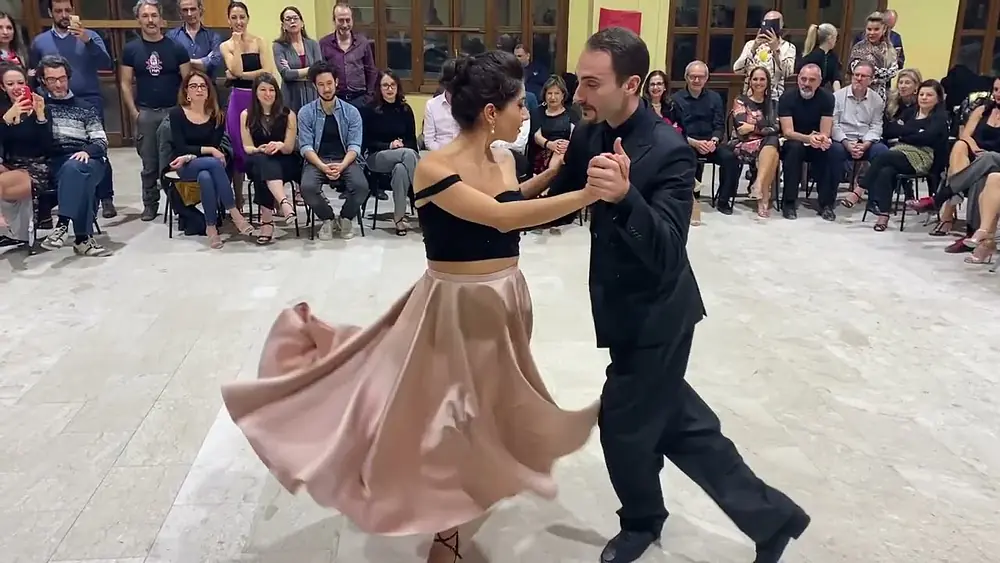 Video thumbnail for Gianpiero Galdi y Lorena Tarantino - "Castigo" - Orquesta Juan D'Arienzo