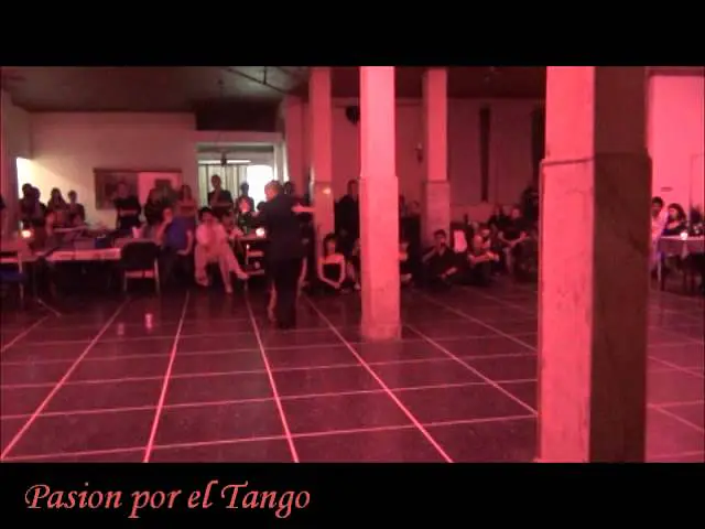 Video thumbnail for CRISTINA SOSA  Y DANIEL NACUCCHIO BAILANDO LA MILONGA JULIAN CENTEYA EN FLOREAL MILONGA