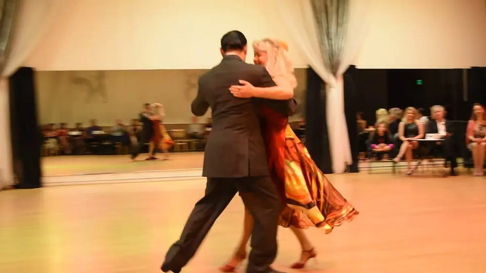 Video thumbnail for Andres Bravo & Marina at Milonga Nocturna 05.04.19