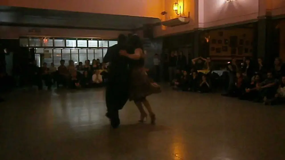 Video thumbnail for Facundo de la Cruz y Paola Sanz en El Motivo (2) Milonga