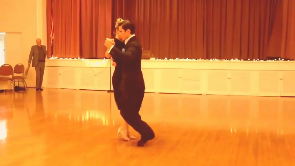 Video thumbnail for Ivan Terrazas y Sara Grdan bailan "Milonga para as Missões"