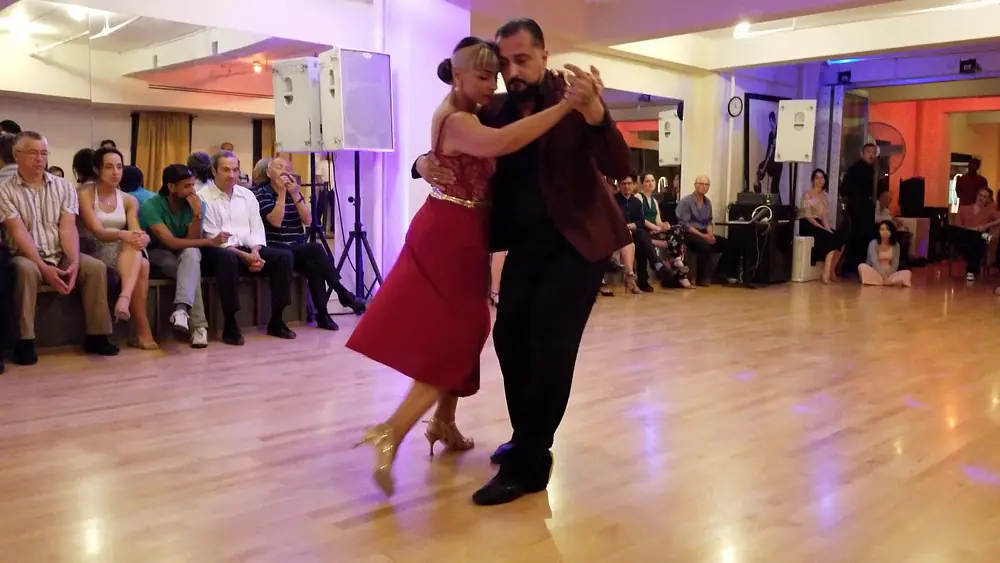 Video thumbnail for Argentine tango:Graziella Pulvirenti & Rino Fraina - El Puntazo
