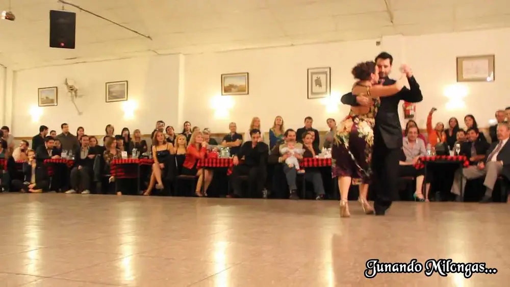 Video thumbnail for JAVIER RODRIGUEZ Y VIRGINIA PANDOLFI en La Baldosa (TANGO)