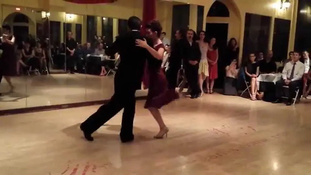 Video thumbnail for Argentine tango: Florencia Borgnia & Marcos Pereira @ Salon Reale