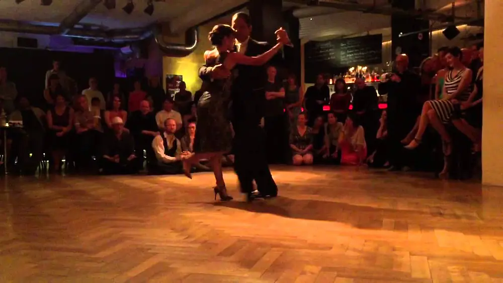 Video thumbnail for Frank Obregon y Jenny Gil 3/4