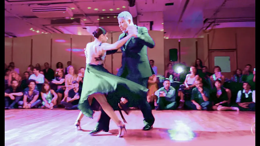 Video thumbnail for Roberto Zuccarino y Roxana Suarez