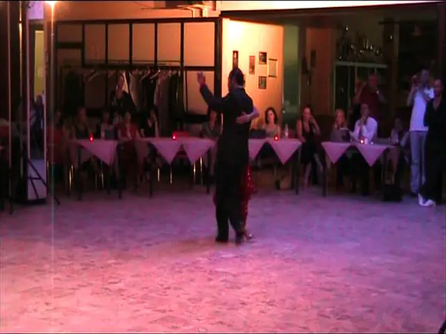 Video thumbnail for Nora Witanowsky e Juan Carlos Martínez - Milonga DLF Asti - 01/06/2011 -1°parte