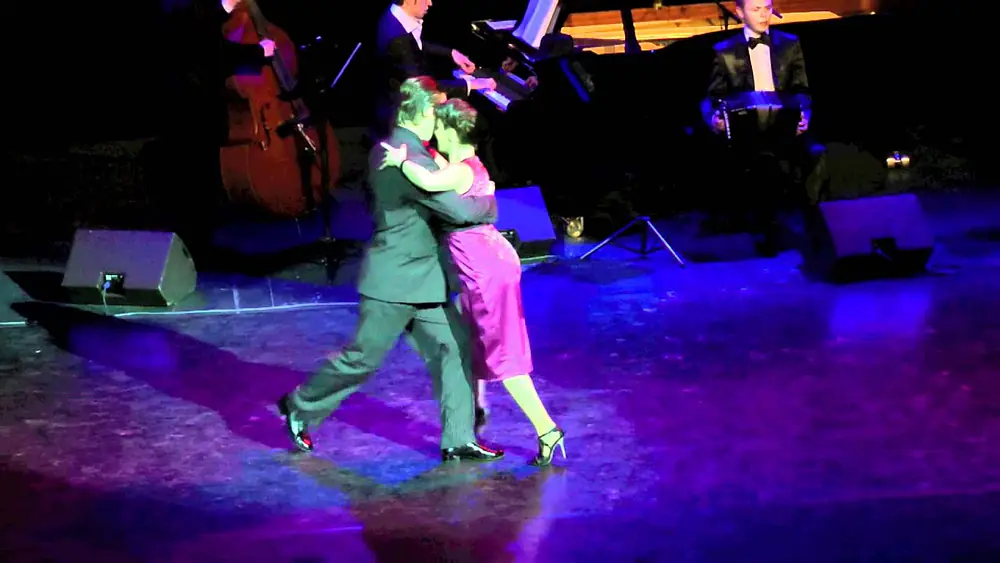 Video thumbnail for Solo Tango Orquesta, Vladimir Khorev and Sabrina Tonelli, Toda mi vida, MMDM, 19.04.12