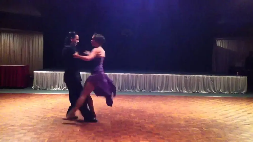 Video thumbnail for Pablo Nievas y Valeria Zunino 2 of 3