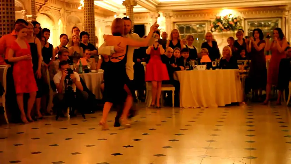Video thumbnail for Alexey Barbolin - Ulia Zueva (17-04-2011) Moscow - Soledad Tango Festival - Grand Milonga 2/3