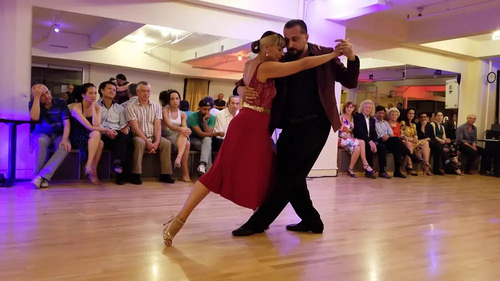 Video thumbnail for Argentine tango:Graziella Pulvirenti &  Rino Fraina - El Abrojo