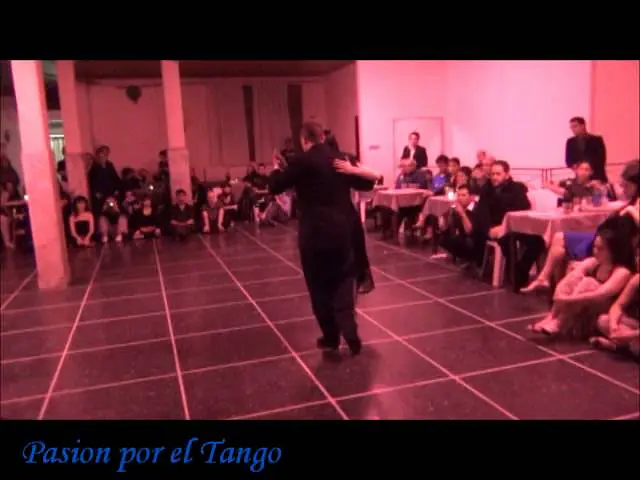 Video thumbnail for CRISTINA SOSA Y DANIEL NACUCCHIO BAILANDO EL TANGO TRISTEZA MARINA EN FLOREAL MILONGA